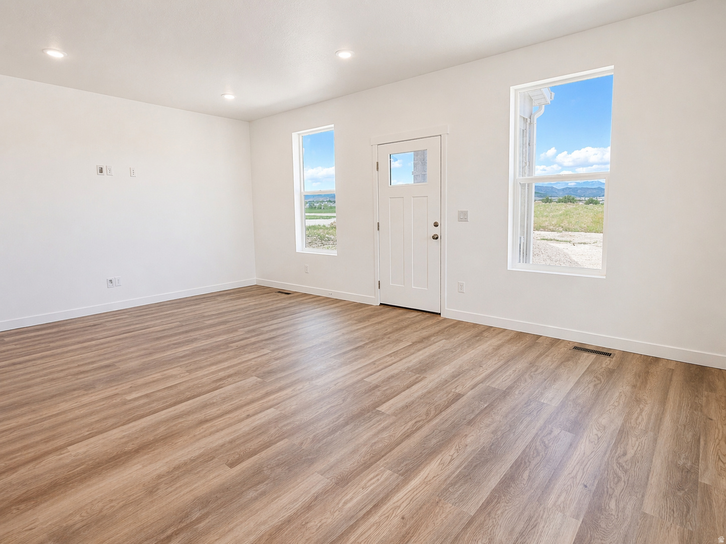 BEACON POINTE - Residential