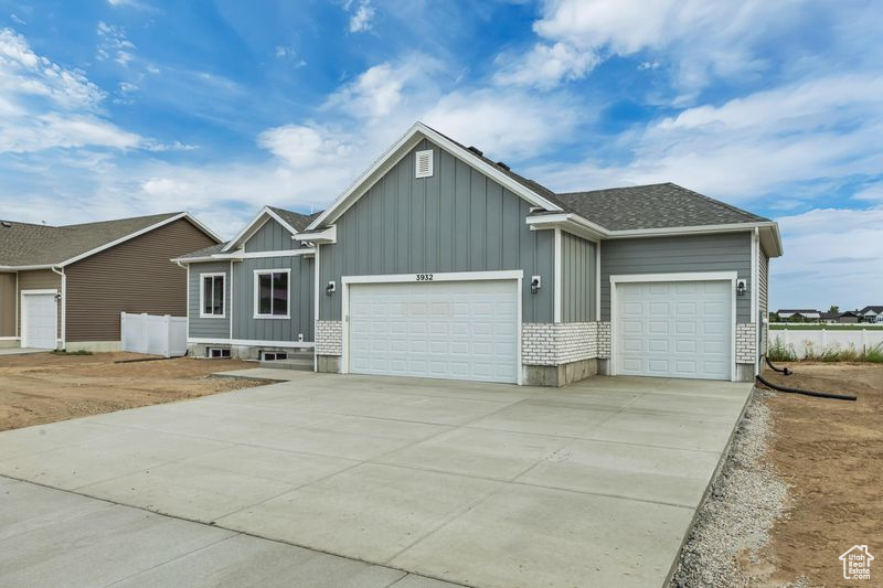 WEST FIELDS - Residential