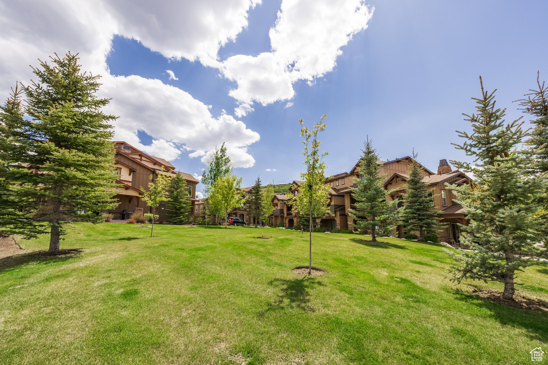 PARKS EDGE - Residential