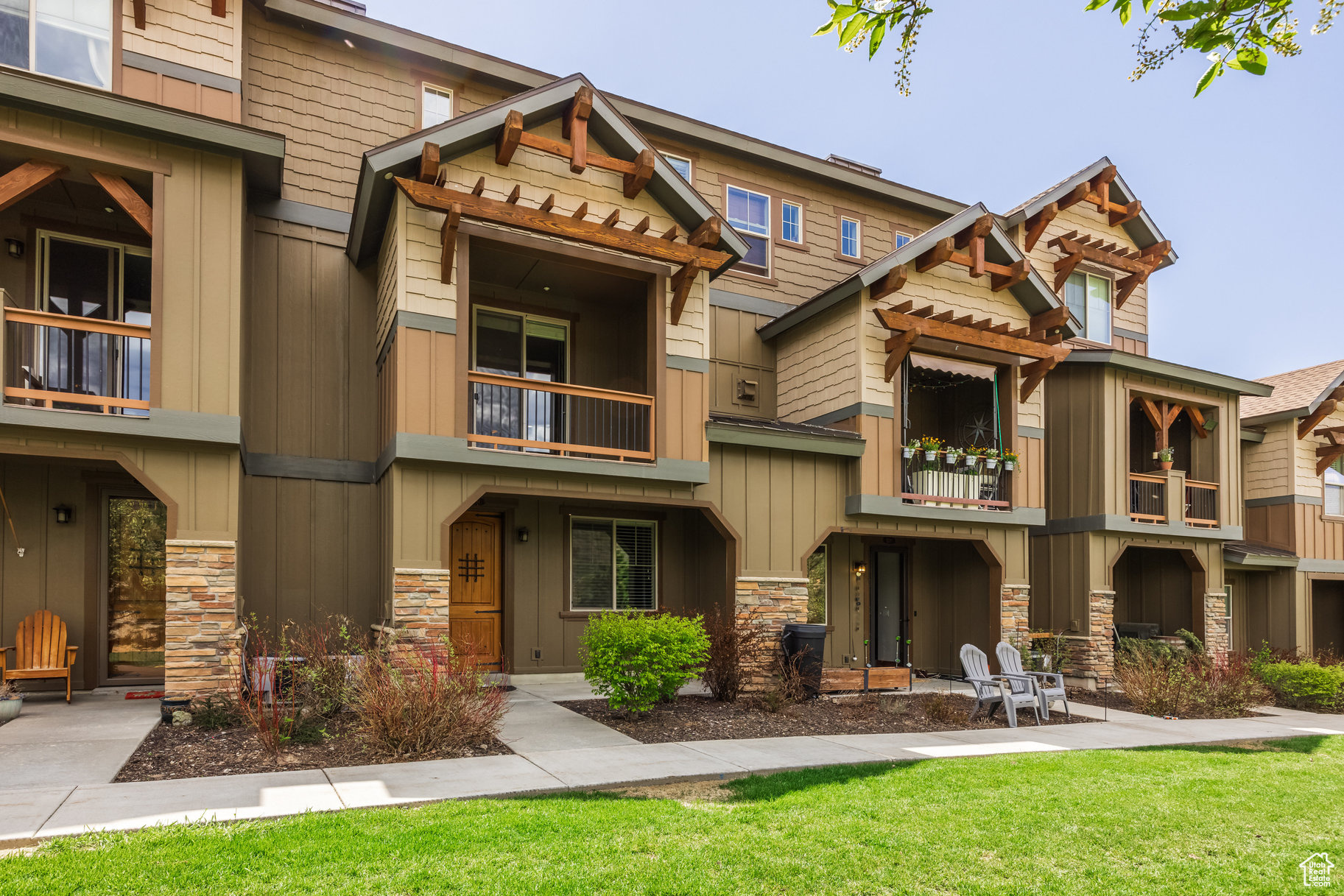 PARKS EDGE - Residential