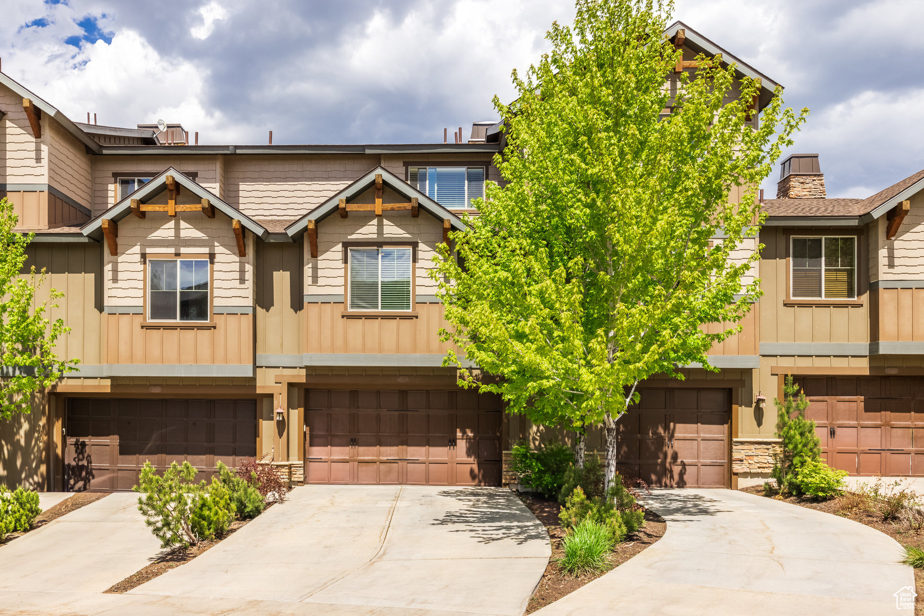 PARKS EDGE - Residential