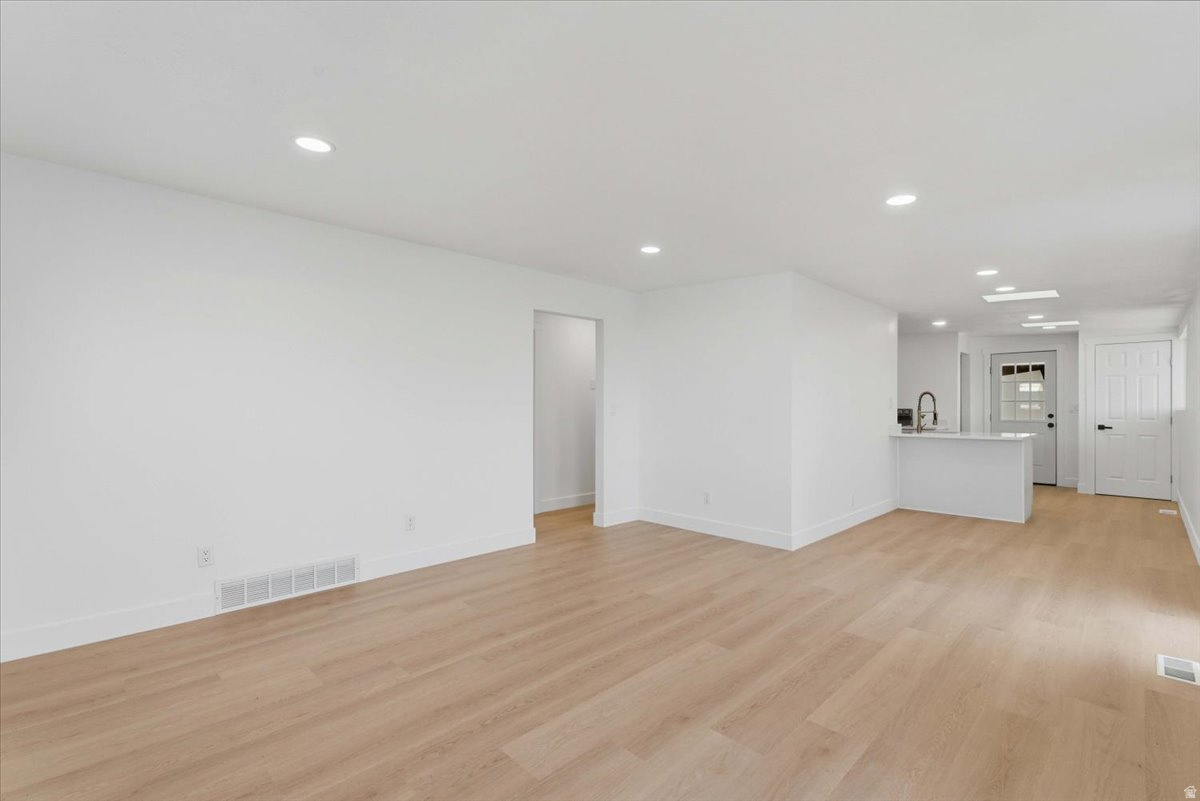 WHITE CITY - Residential