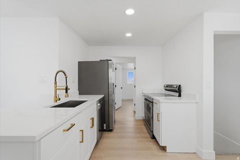 Tiny photo for 941 E CARNATION DR, Sandy, UT 84094 (MLS # 2132230)