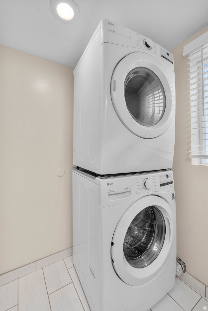 LITTLE WILLOW ESTATES #3 - Residential Lease