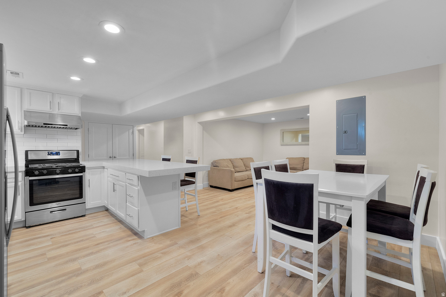 LITTLE WILLOW ESTATES #3 - Residential Lease