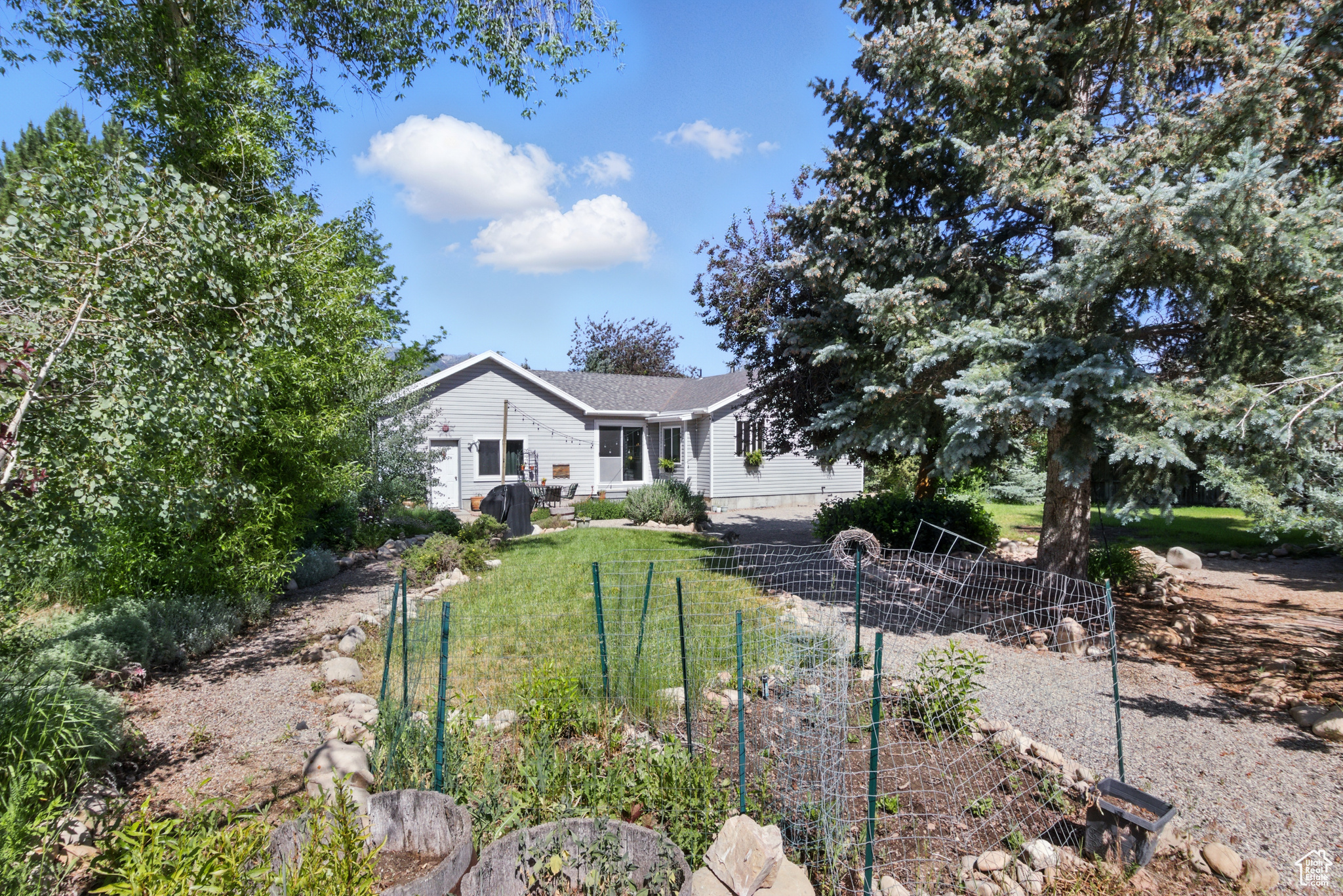 GOLDEN WILLOW ESTATES - Residential