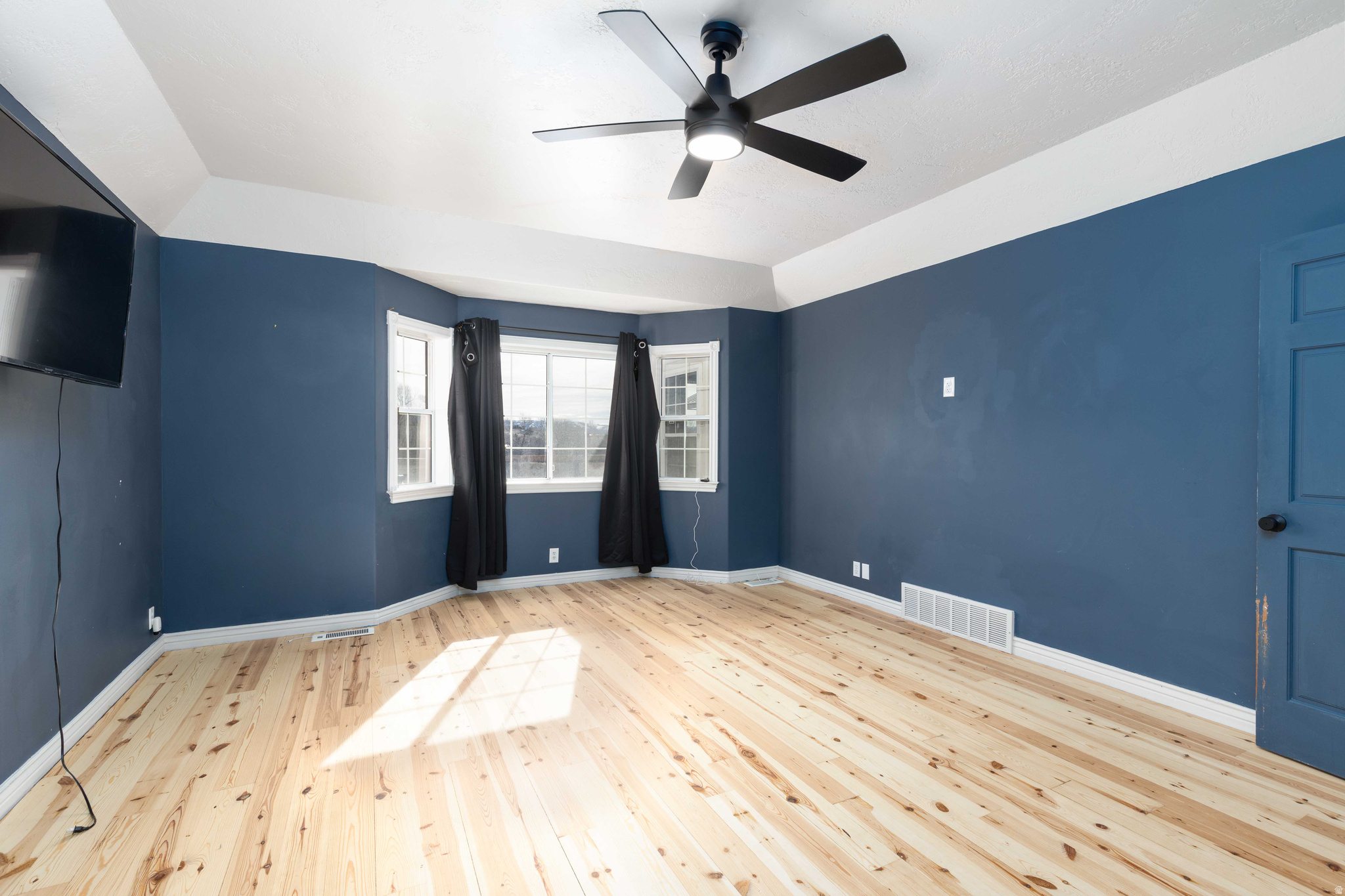 H & S WOLF CREEK EST - Residential