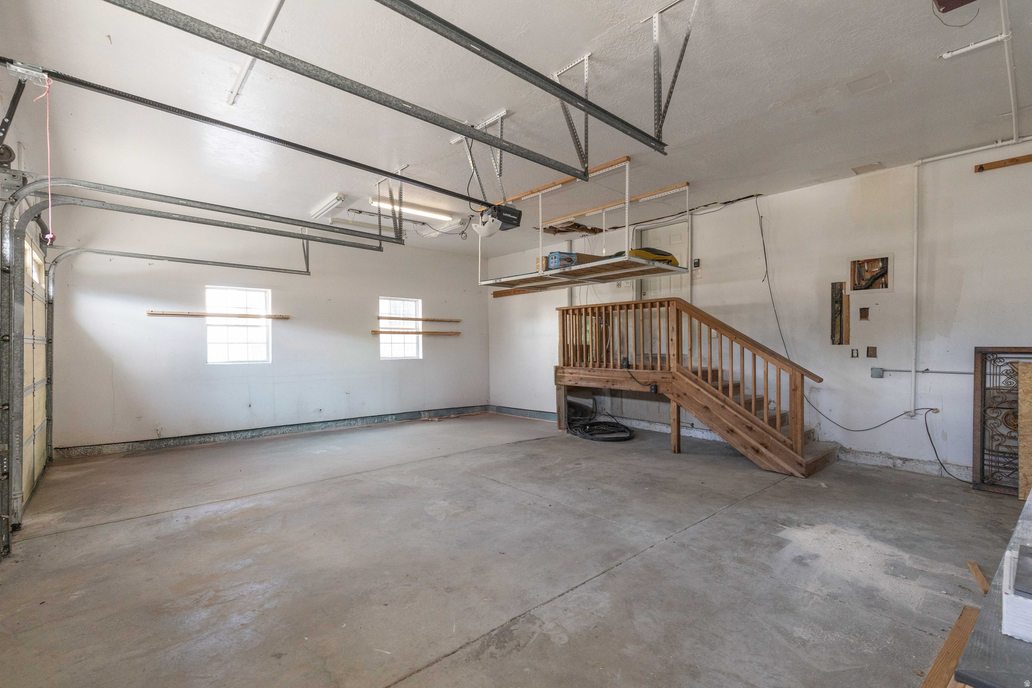 H & S WOLF CREEK EST - Residential