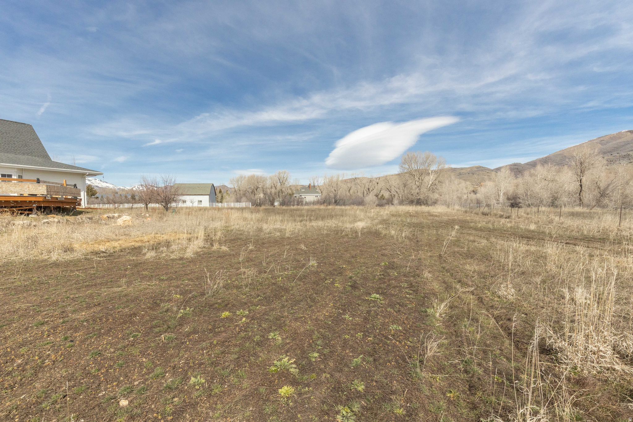 H & S WOLF CREEK EST - Residential