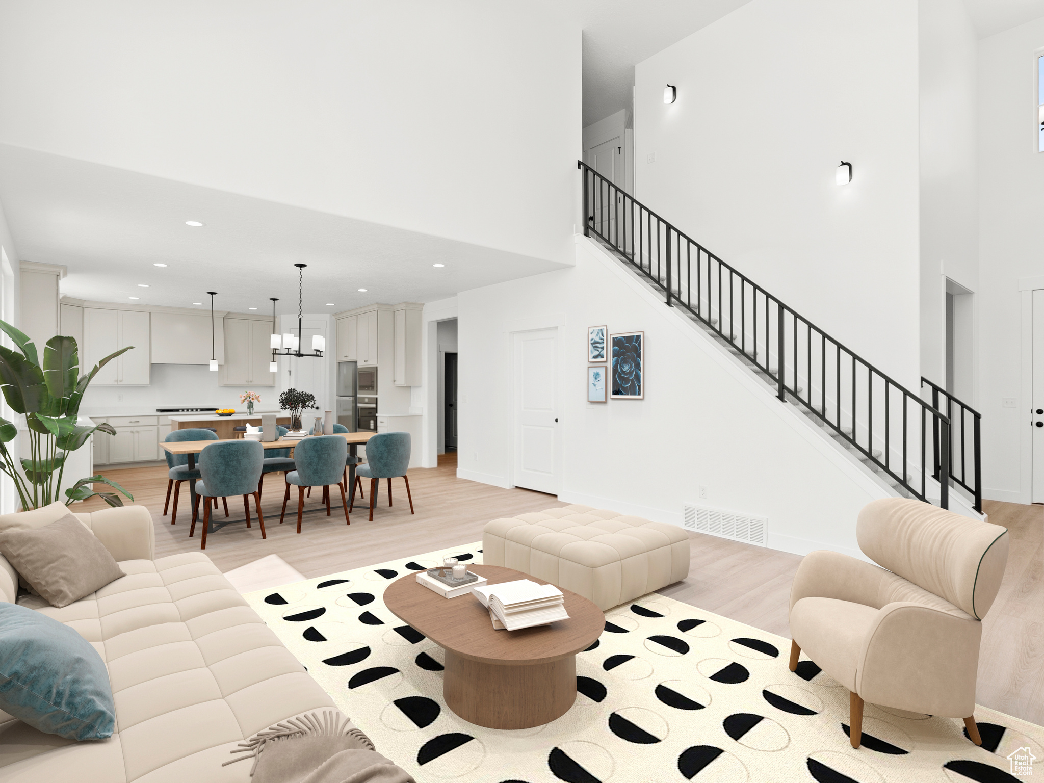 BROAD HOLLOW - Residential