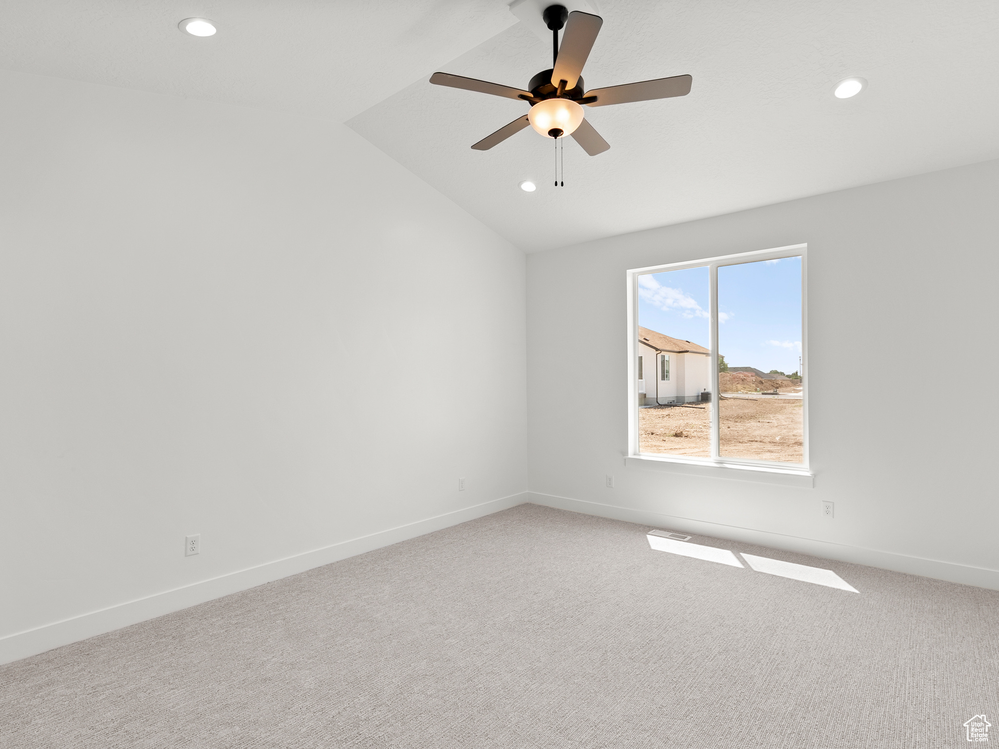 BROAD HOLLOW - Residential