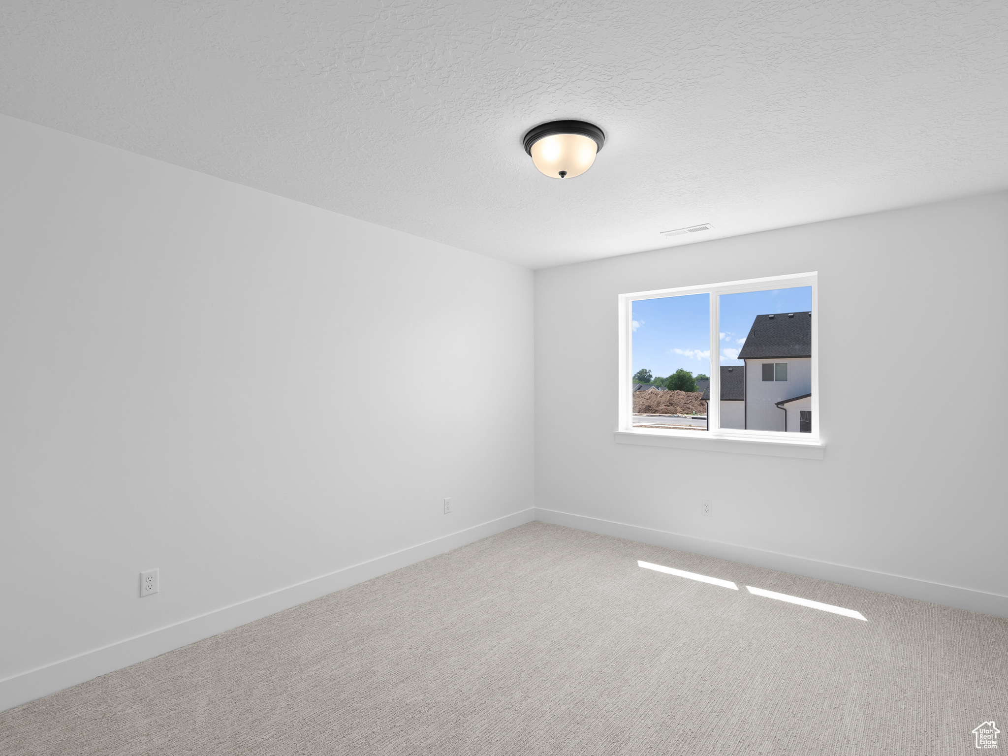 BROAD HOLLOW - Residential