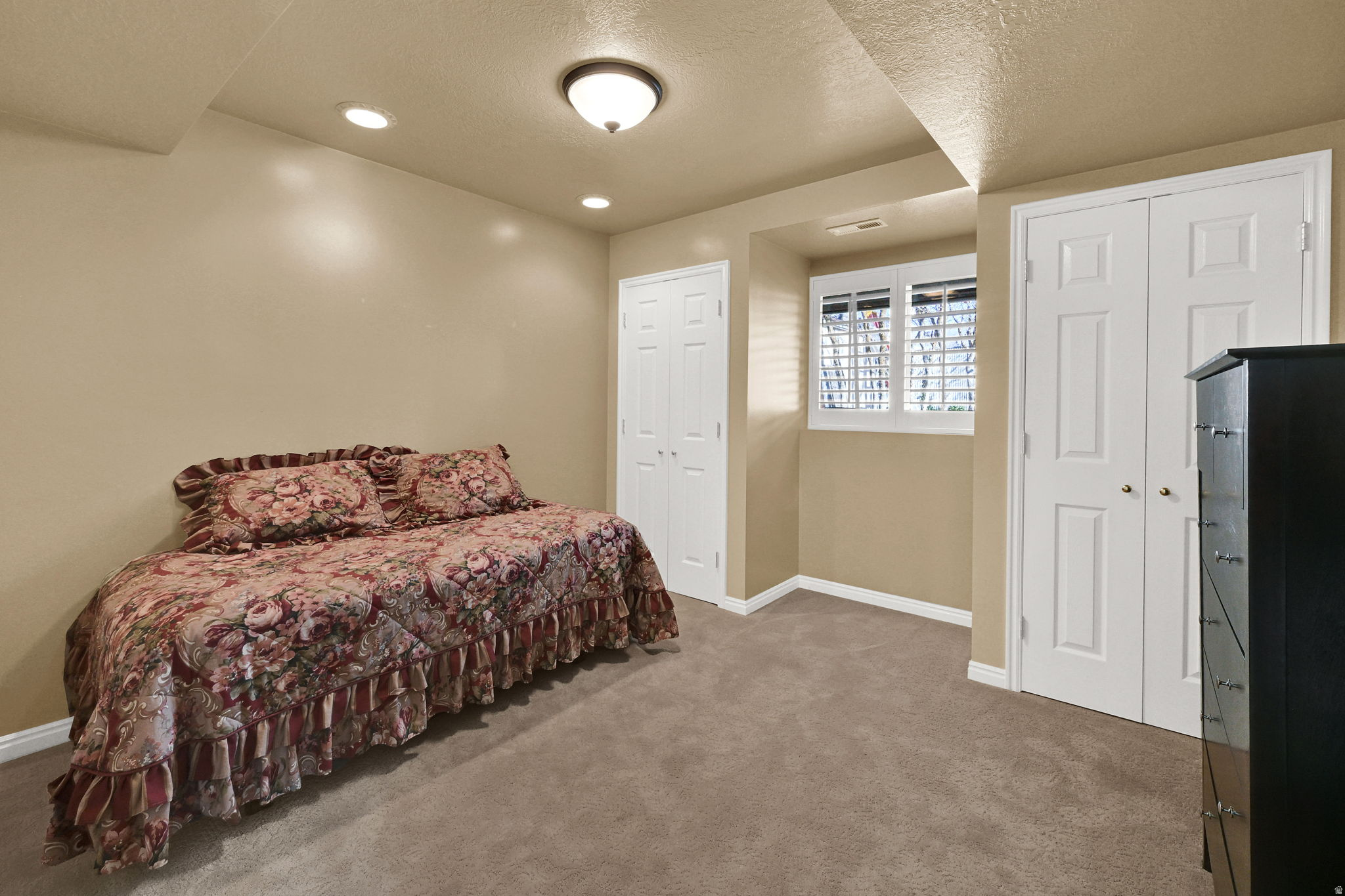 CRESTWOOD CONDOMINIUMS - Residential