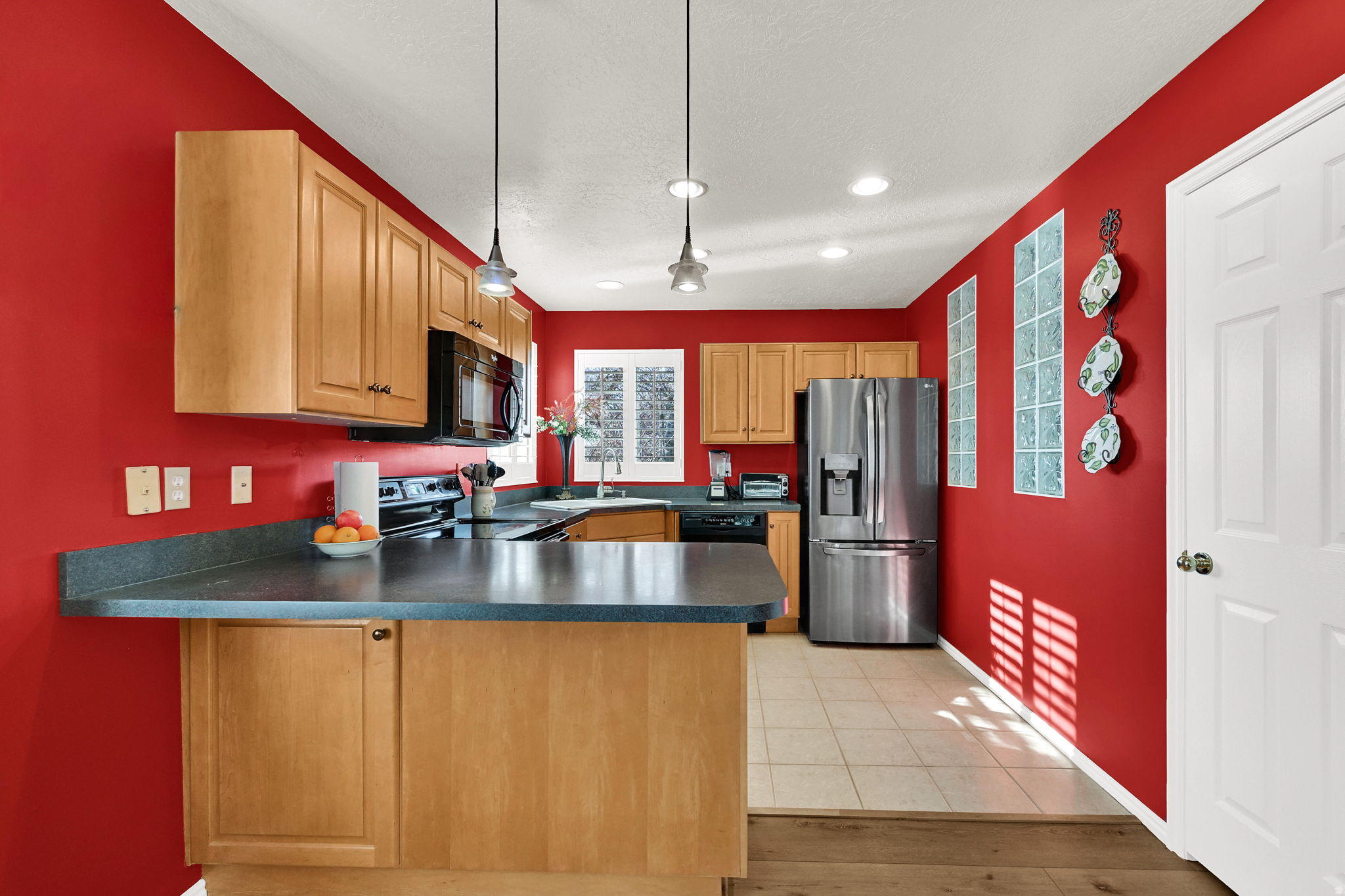 CRESTWOOD CONDOMINIUMS - Residential