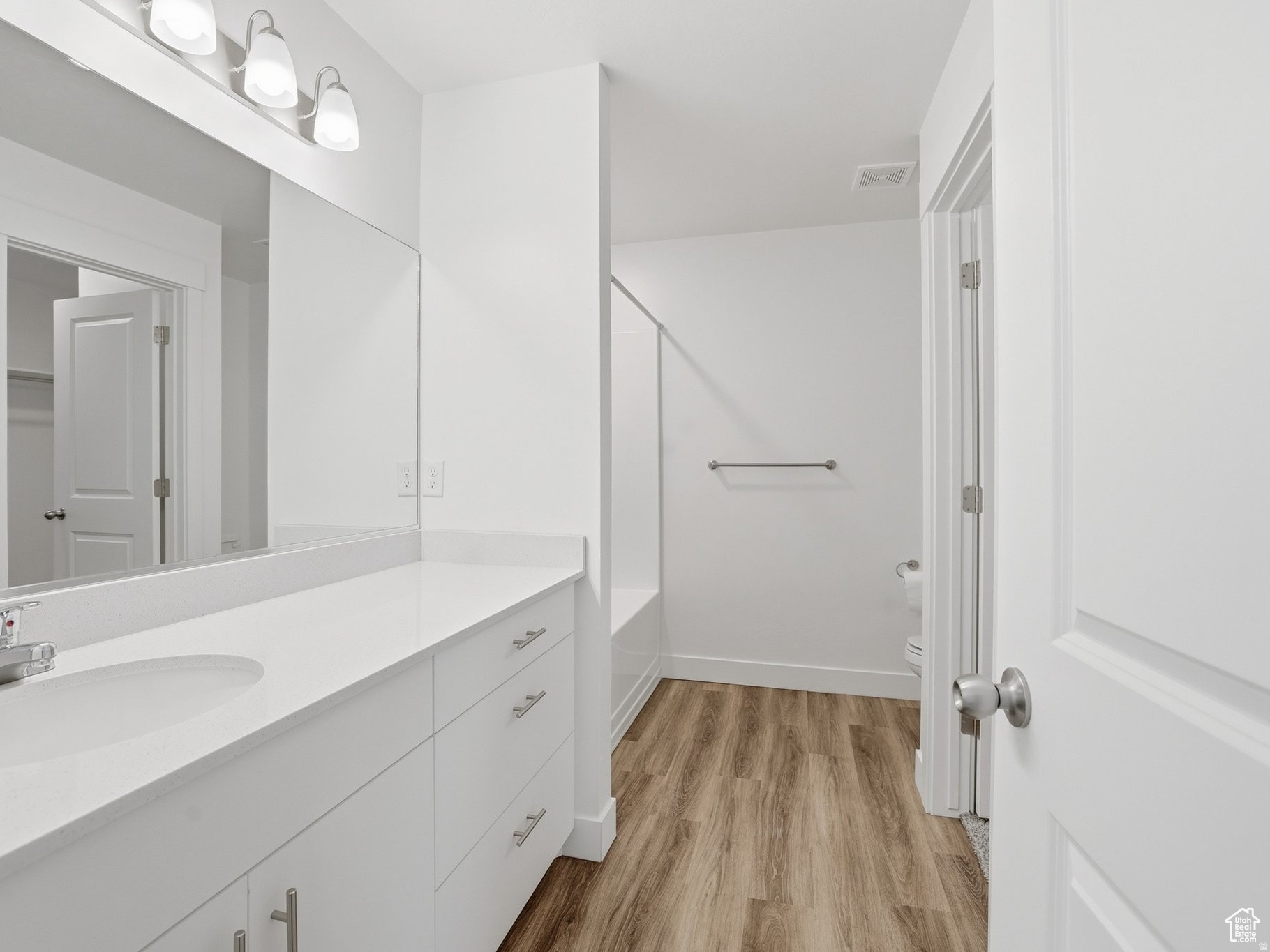 WOODMORE POINTE - Residential Lease