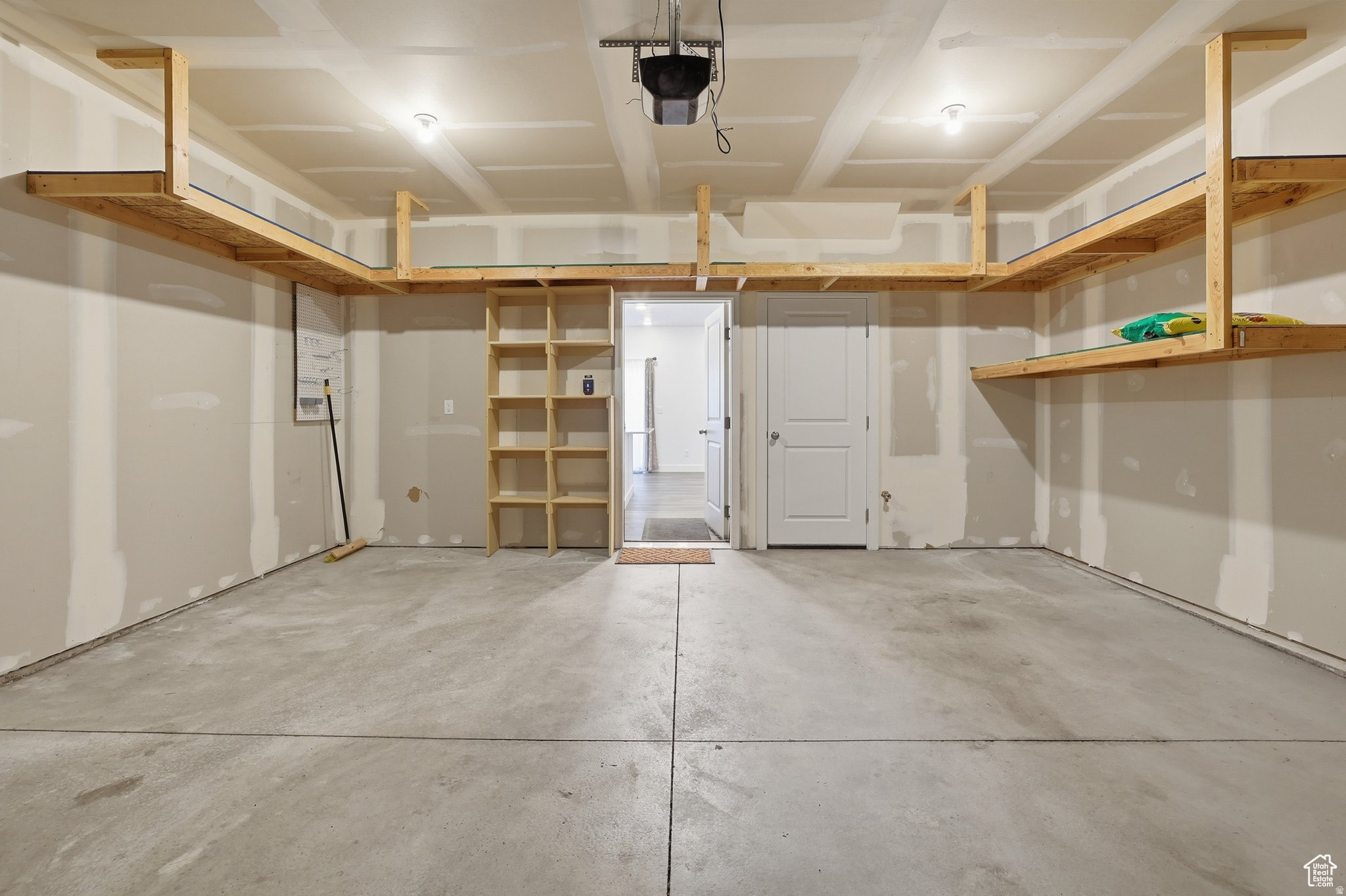 WOODMORE POINTE - Residential Lease