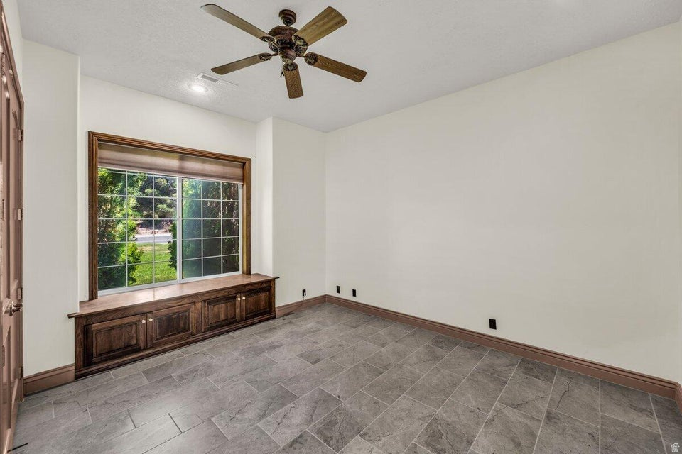 MAJESTIC VIEW 1 - Residential