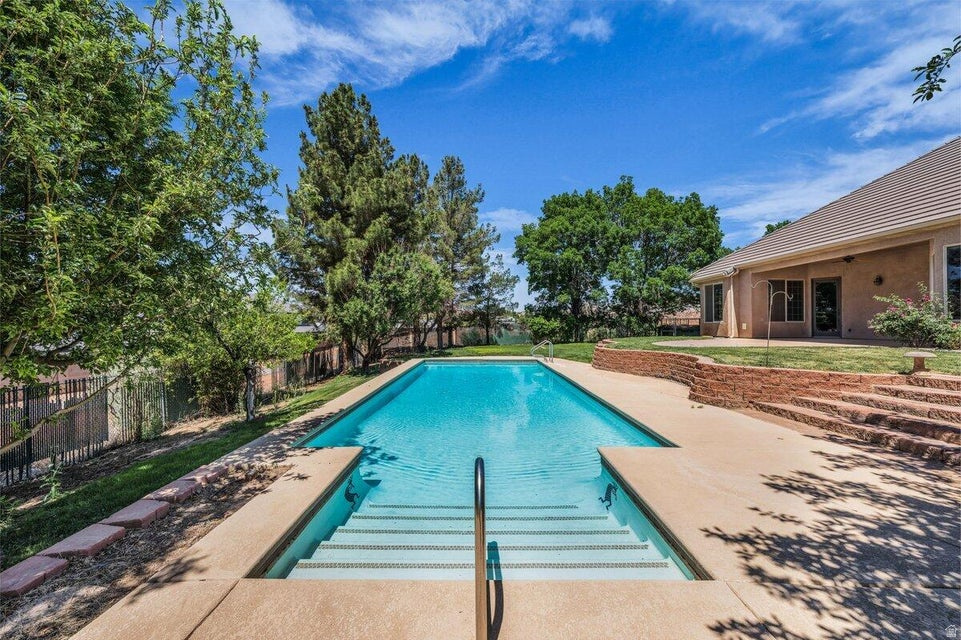 MAJESTIC VIEW 1 - Residential