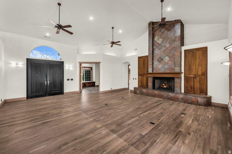 MAJESTIC VIEW 1 - Residential