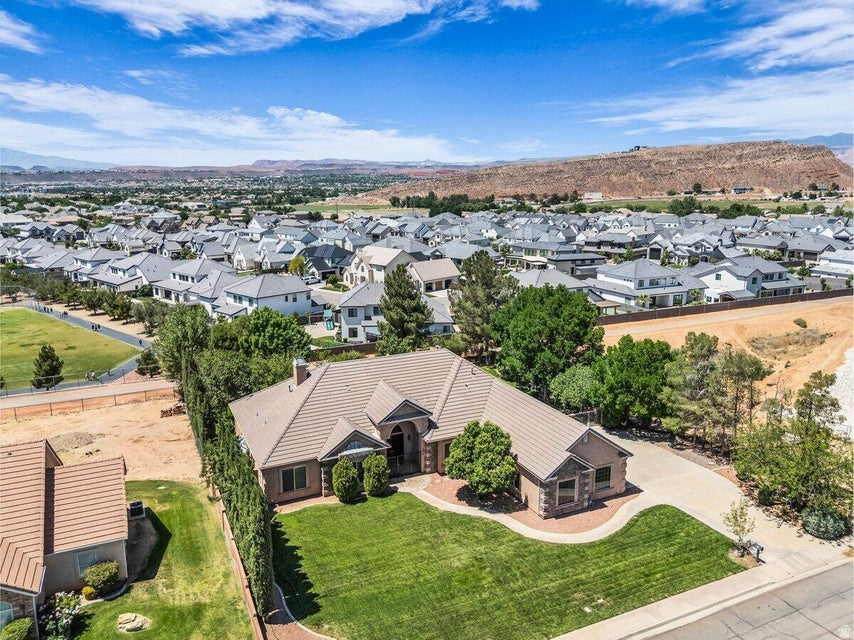 MAJESTIC VIEW 1 - Residential