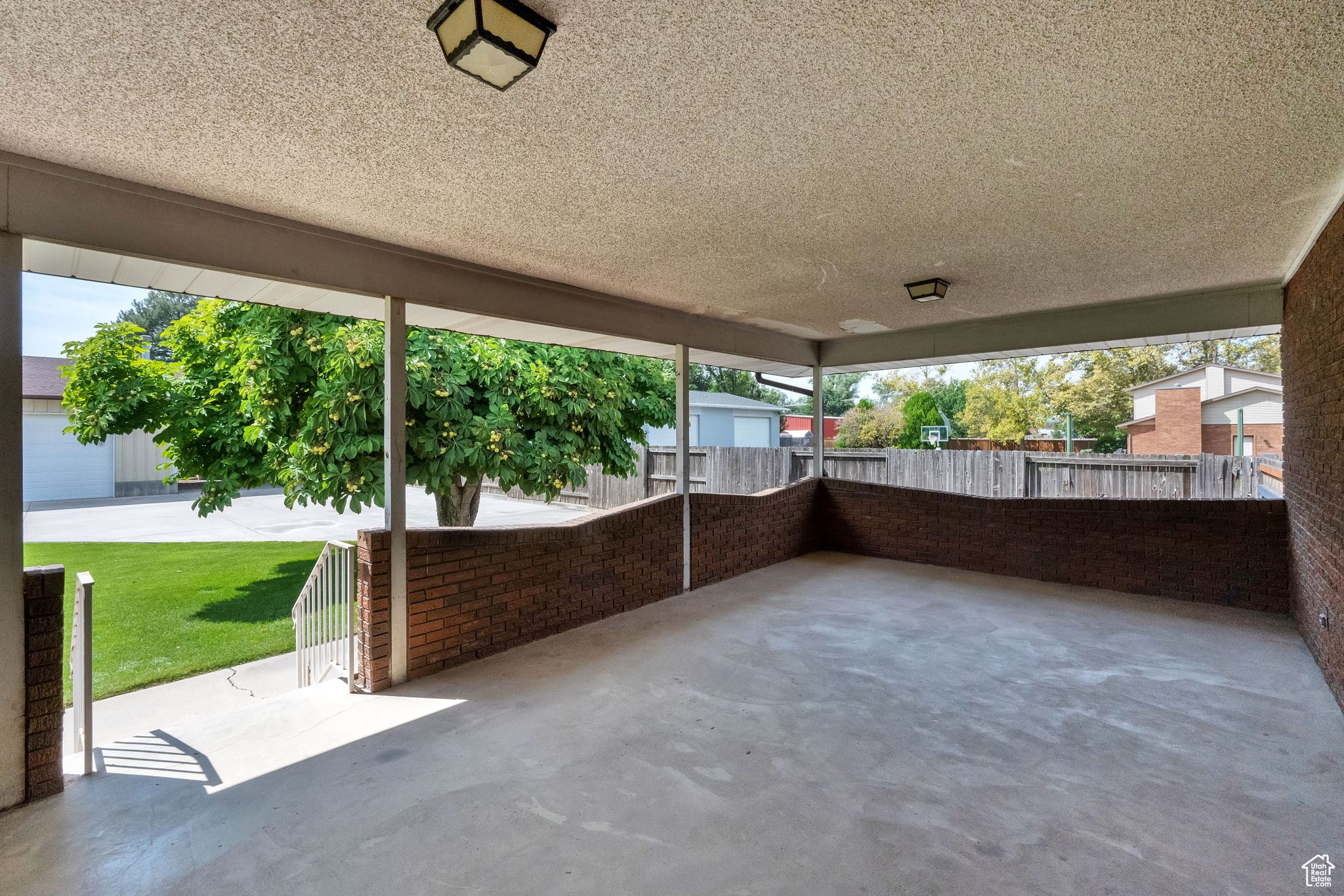 BROWN - Residential