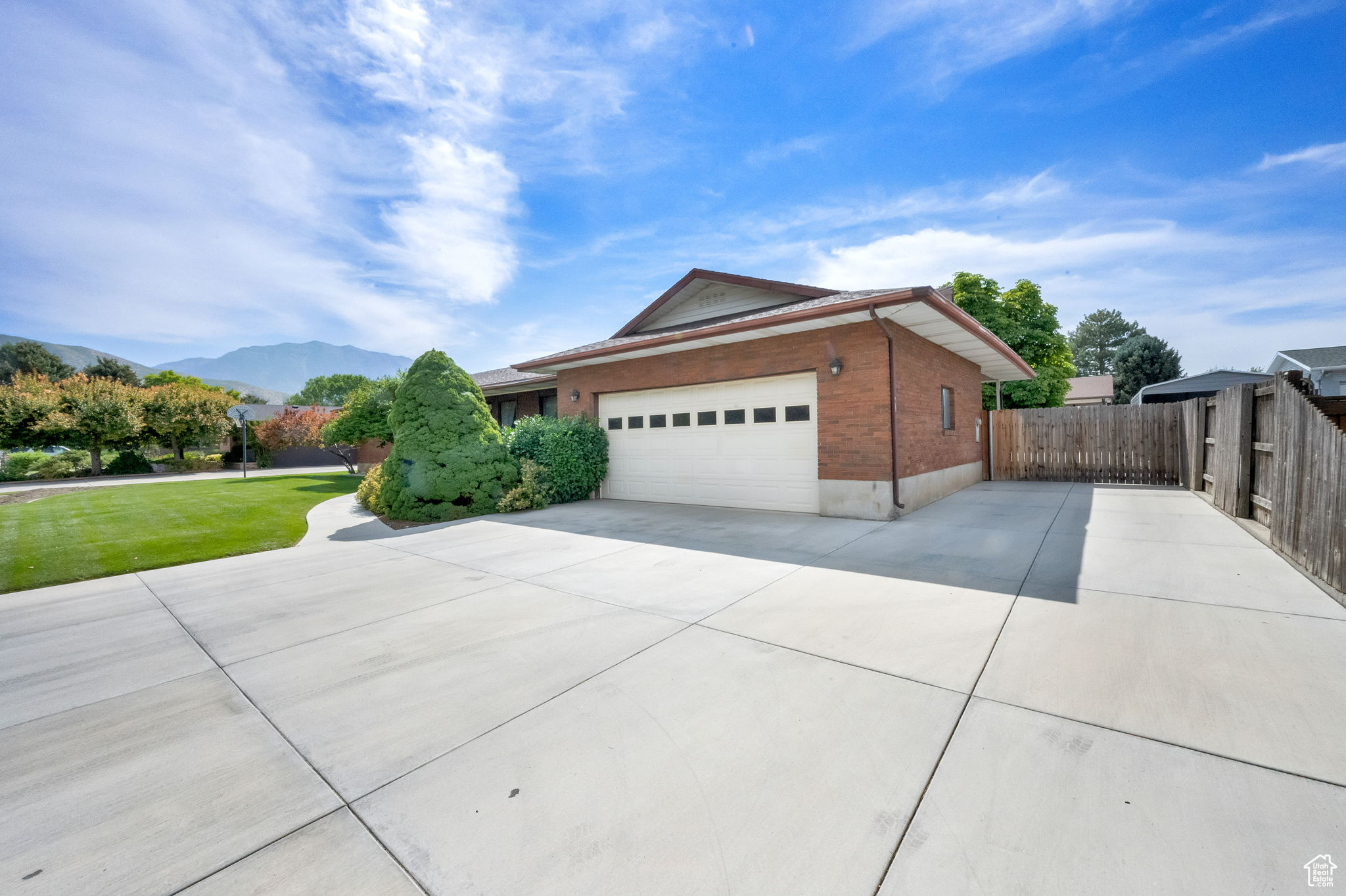 BROWN - Residential