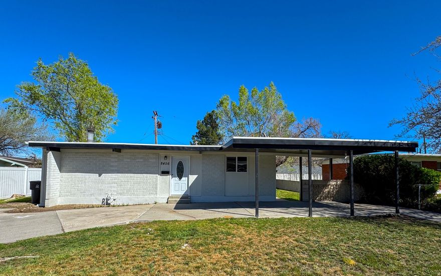 AGENTS SEE ATTACHMENTS! Step into this remodeled 4-bedroom home, with 2 bonus rooms and updates throughout! Inside you'll find fresh, crisp paint, laminate flooring throughout, stainless appliances and tons of storage space.  Great layout with large gathering rooms, and more square footage that you would assume.  Convenient location has easy access to state route 201 for an easy commute, and is near to many entertainment, dining, and shopping options. Don't miss out on this one! Square footage figures are provided as a courtesy estimate only and were obtained from county records. Buyer is advised to obtain an independent measurement. All information is deemed reliable and provided as a courtesy only. Buyer/ Buyer's agent to verify all. AGENTS SEE REMARKS - REQUIRED ADDENDUM!