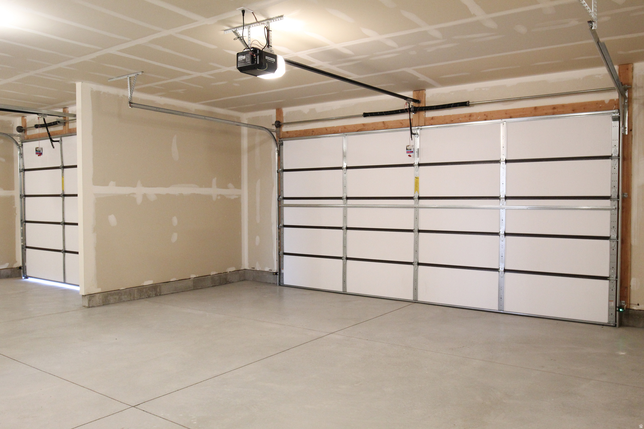 GOLDEN FOREST - Residential