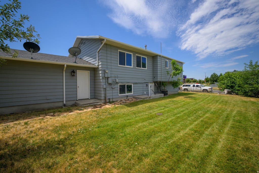 Photo of 1886 W 500 N, Salt Lake City, UT 84116 (MLS # 2174333)