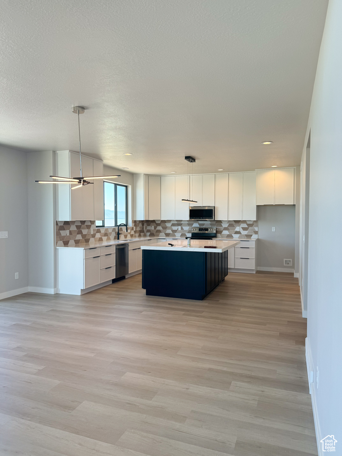 OQUIRRH WEST - Residential