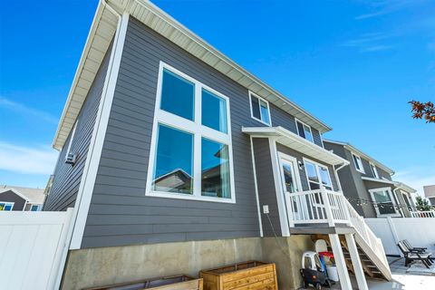 Tiny photo for 398 S 730 E, Lehi, UT 84043 (MLS # 2142619)