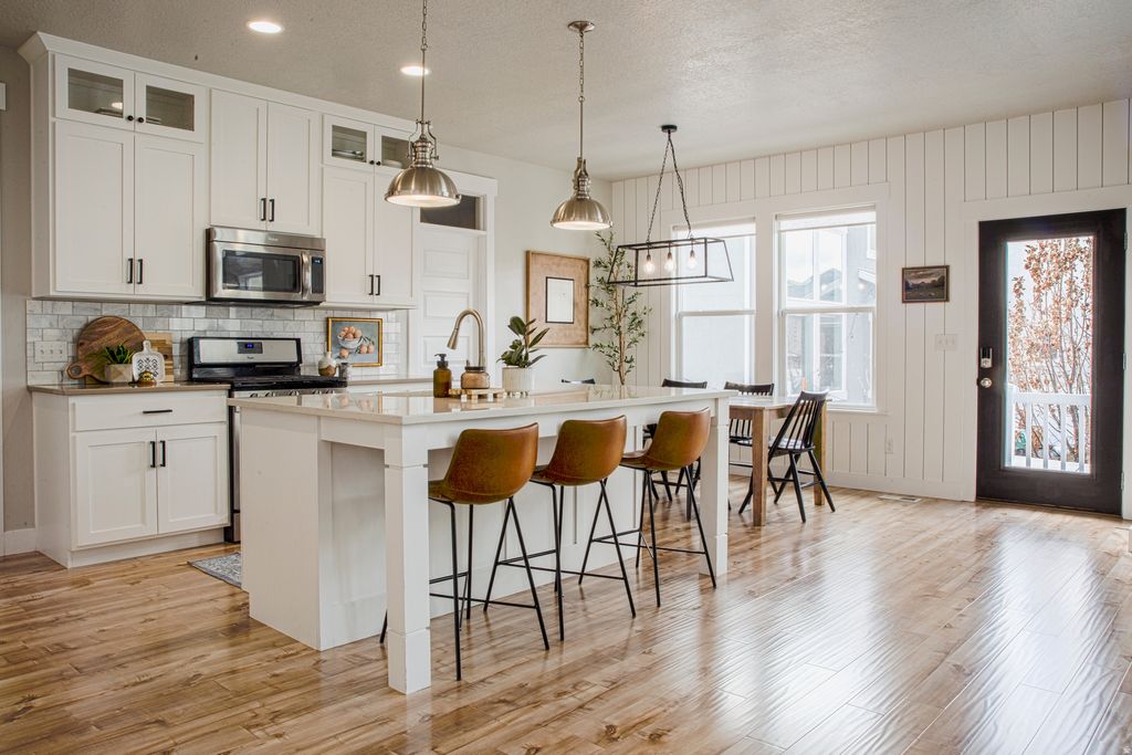 Photo of 398 S 730 E, Lehi, UT 84043 (MLS # 2142619)