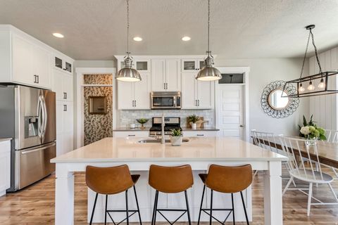 Tiny photo for 398 S 730 E, Lehi, UT 84043 (MLS # 2142619)