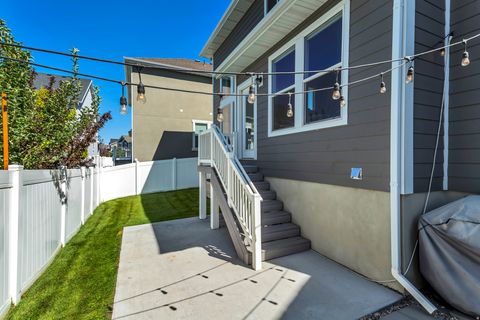 Tiny photo for 398 S 730 E, Lehi, UT 84043 (MLS # 2142619)
