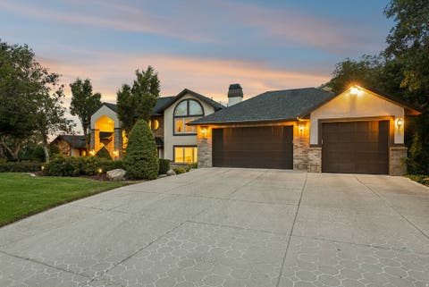 Tiny photo for 3311 COVE CIR, Layton, UT 84040 (MLS # 2178614)