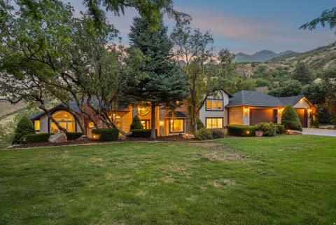Photo of 3311 COVE CIR, Layton, UT 84040 (MLS # 2178614)