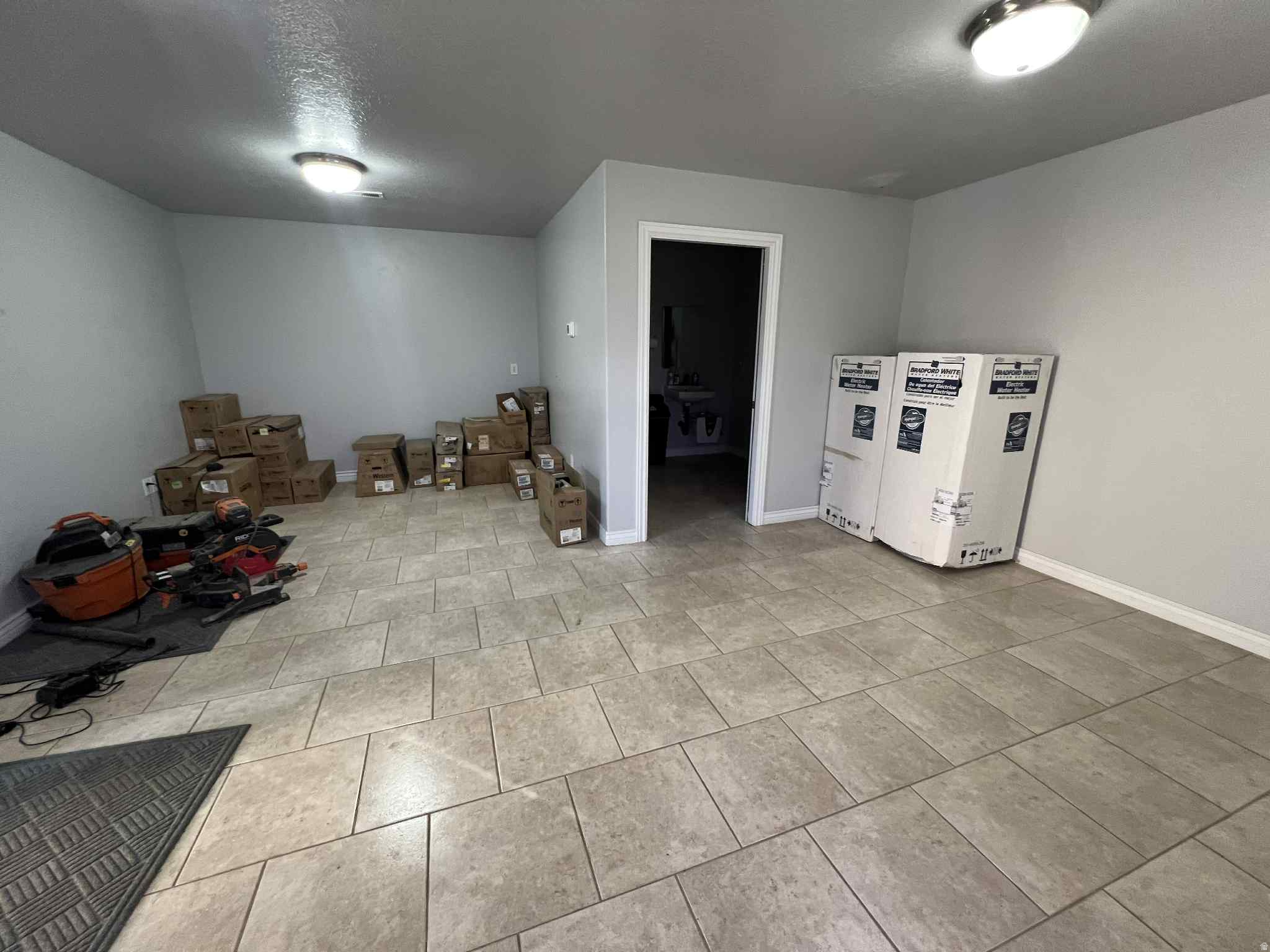 KAPP INDUSTRIAL PK - Commercial Lease