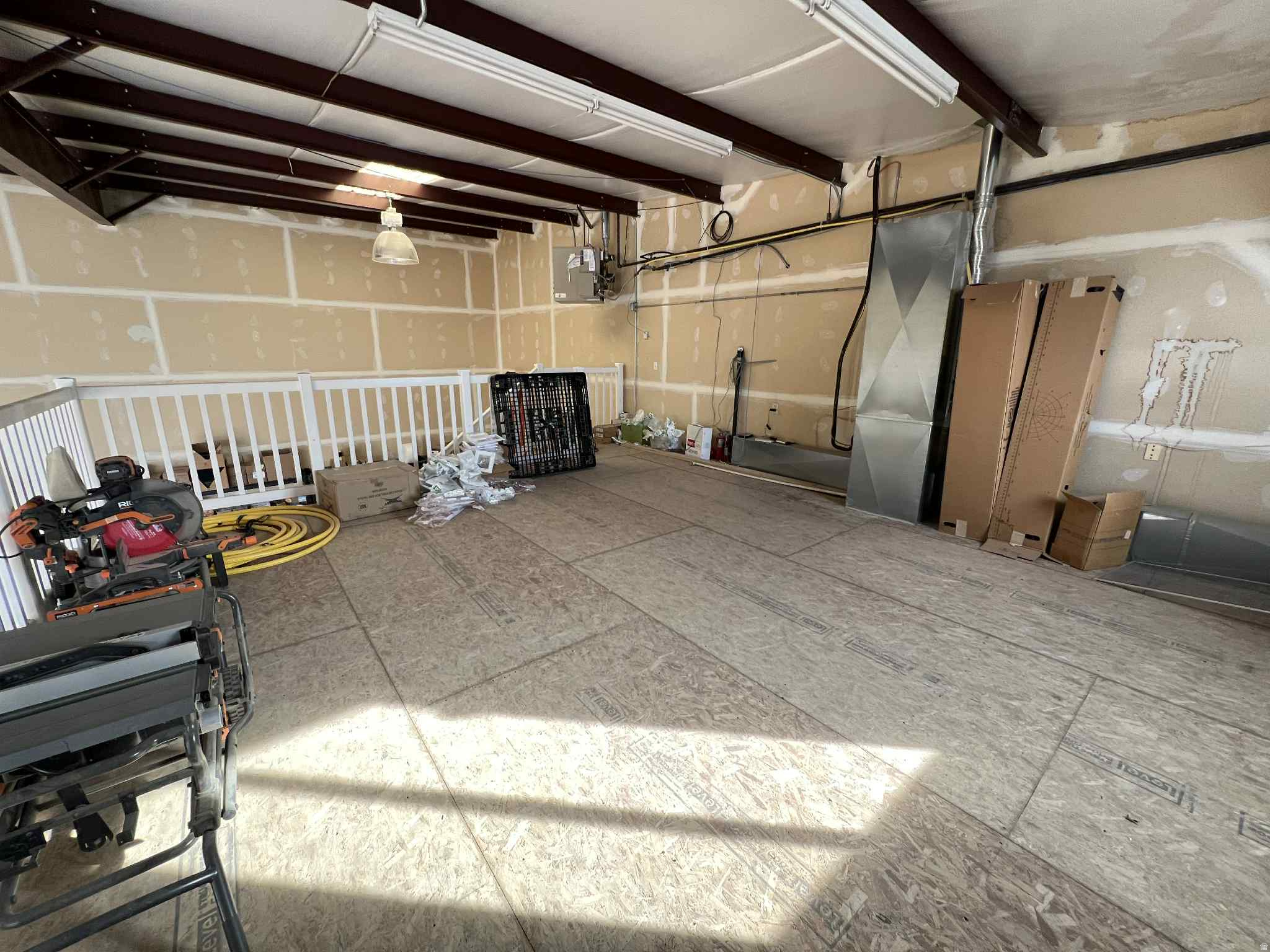 KAPP INDUSTRIAL PK - Commercial Lease