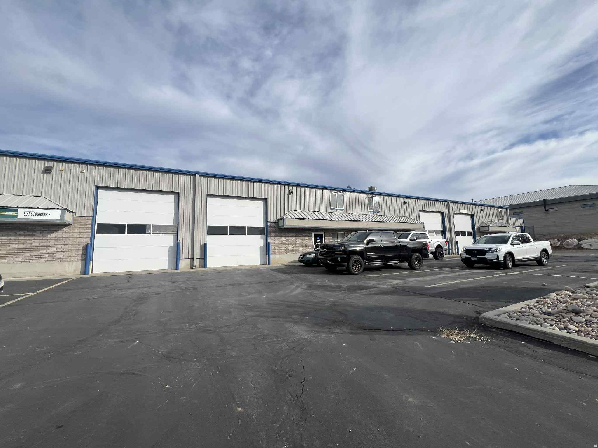 KAPP INDUSTRIAL PK - Commercial Lease