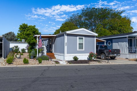 Mobile Home For Sale - 4640 S Aspen Ln<br/> Taylorsville, UT 84123