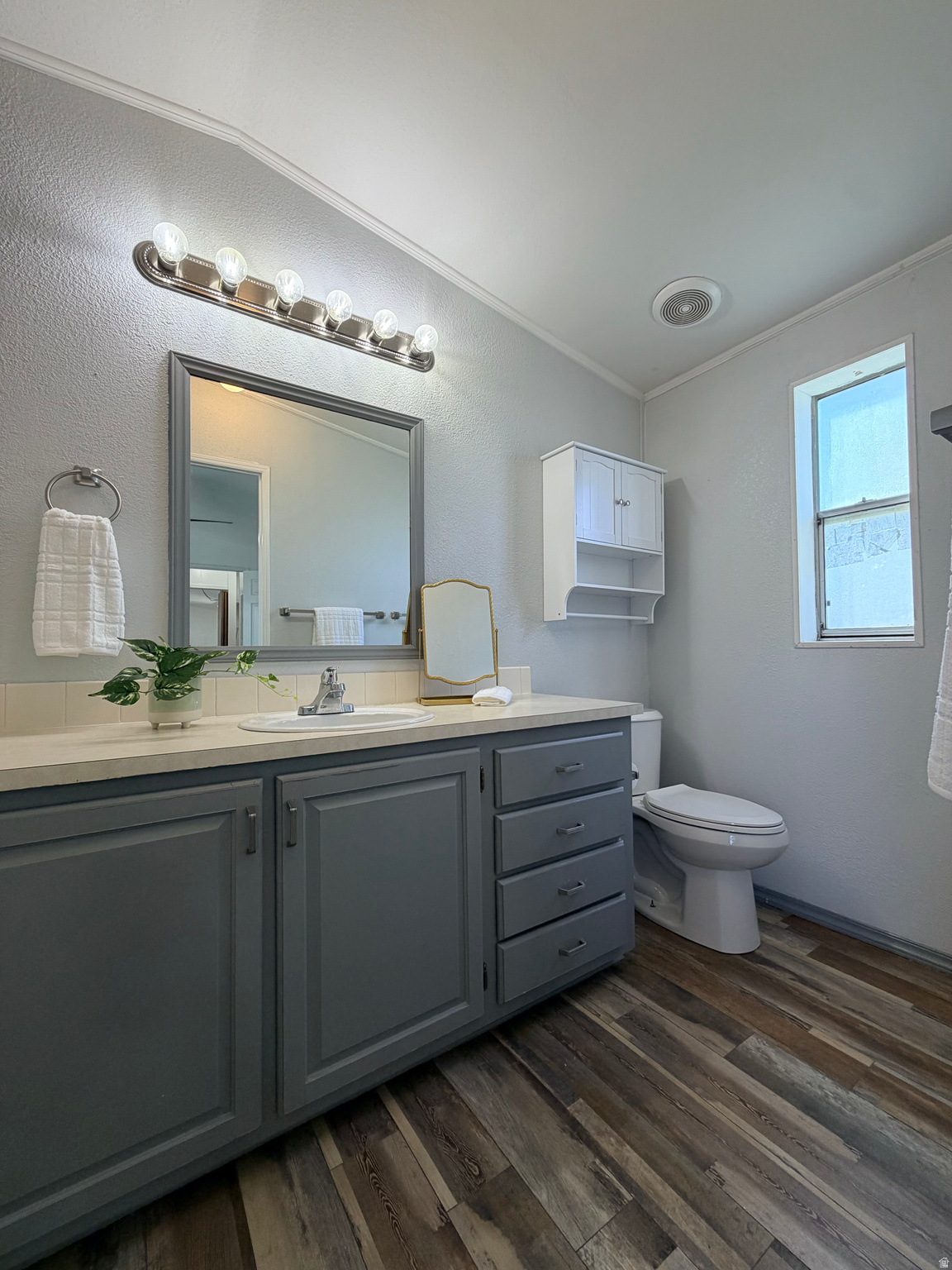 WASHINGTON ESTATES - Residential