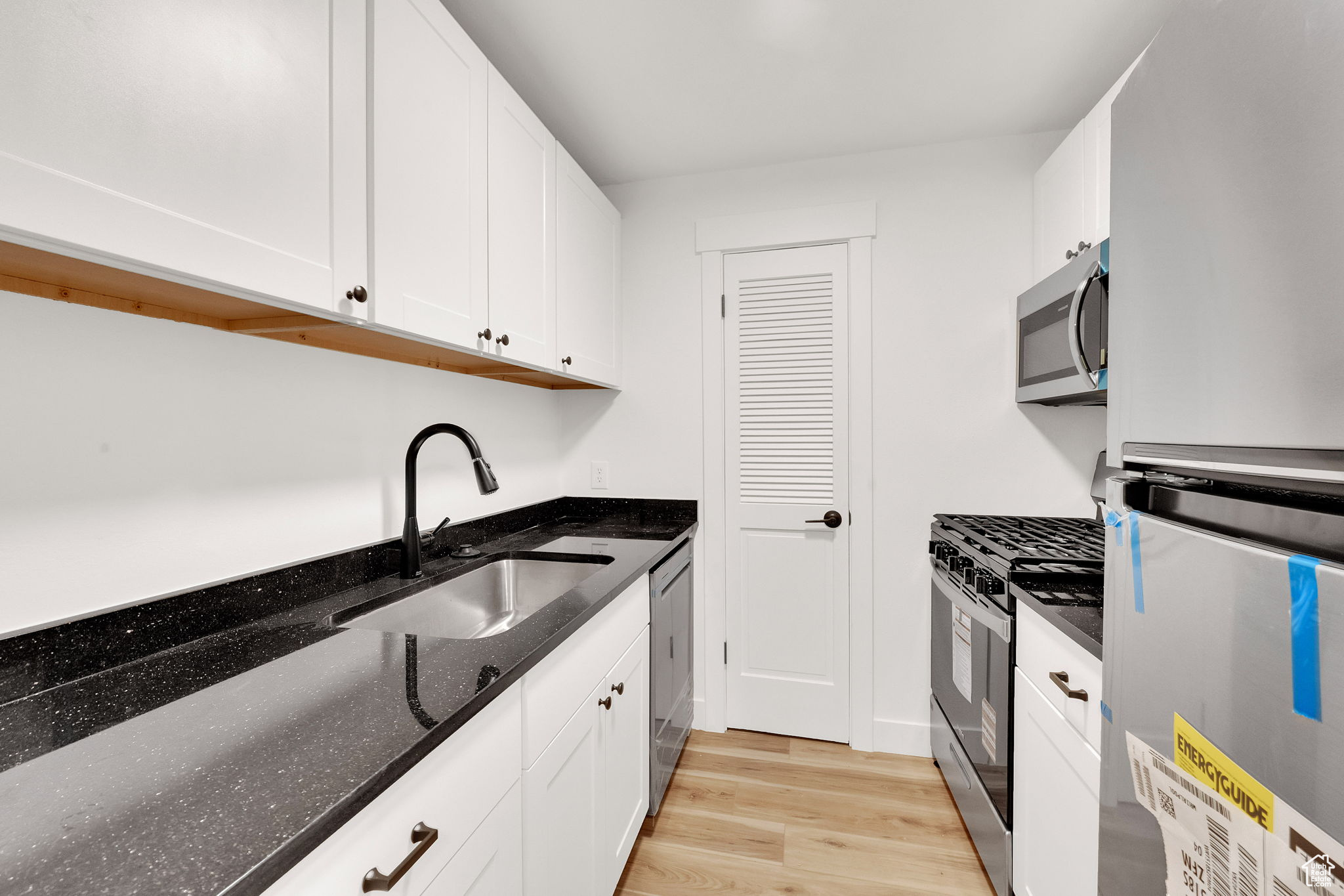 CREEKSIDE - Residential
