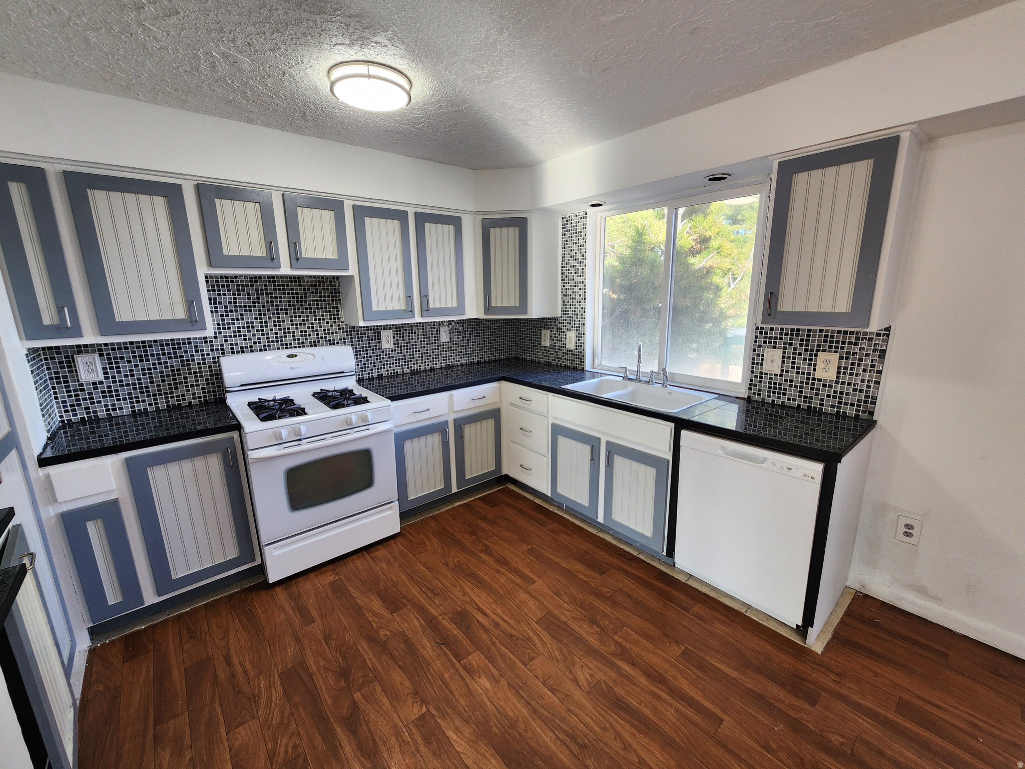 SUMMERWOOD - Residential