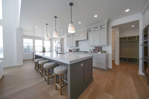 Tiny photo for 695 W HIDDEN FARM DR, Farmington, UT 84025 (MLS # 2158613)