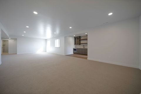 Tiny photo for 695 W HIDDEN FARM DR, Farmington, UT 84025 (MLS # 2158613)