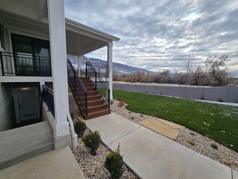 Tiny photo for 695 W HIDDEN FARM DR, Farmington, UT 84025 (MLS # 2158613)