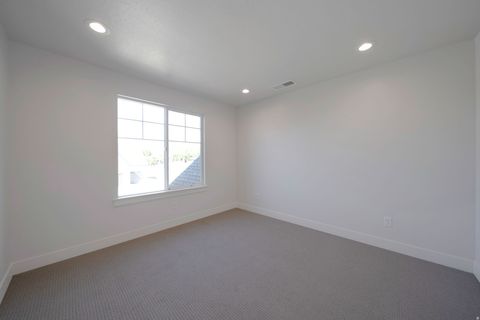 Tiny photo for 695 W HIDDEN FARM DR, Farmington, UT 84025 (MLS # 2158613)
