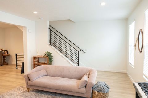 Tiny photo for 638 N AUTUMN ASH CIR #9, Kaysville, UT 84037 (MLS # 2150980)