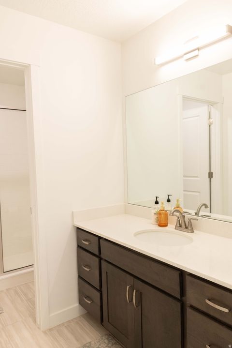 Tiny photo for 638 N AUTUMN ASH CIR #9, Kaysville, UT 84037 (MLS # 2150980)
