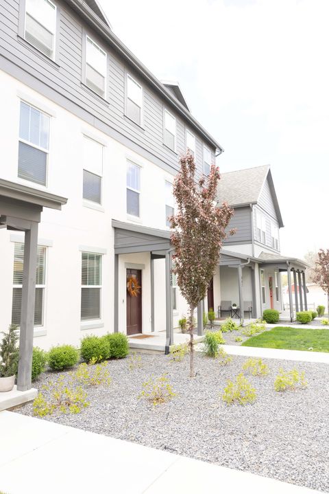 Tiny photo for 638 N AUTUMN ASH CIR #9, Kaysville, UT 84037 (MLS # 2150980)